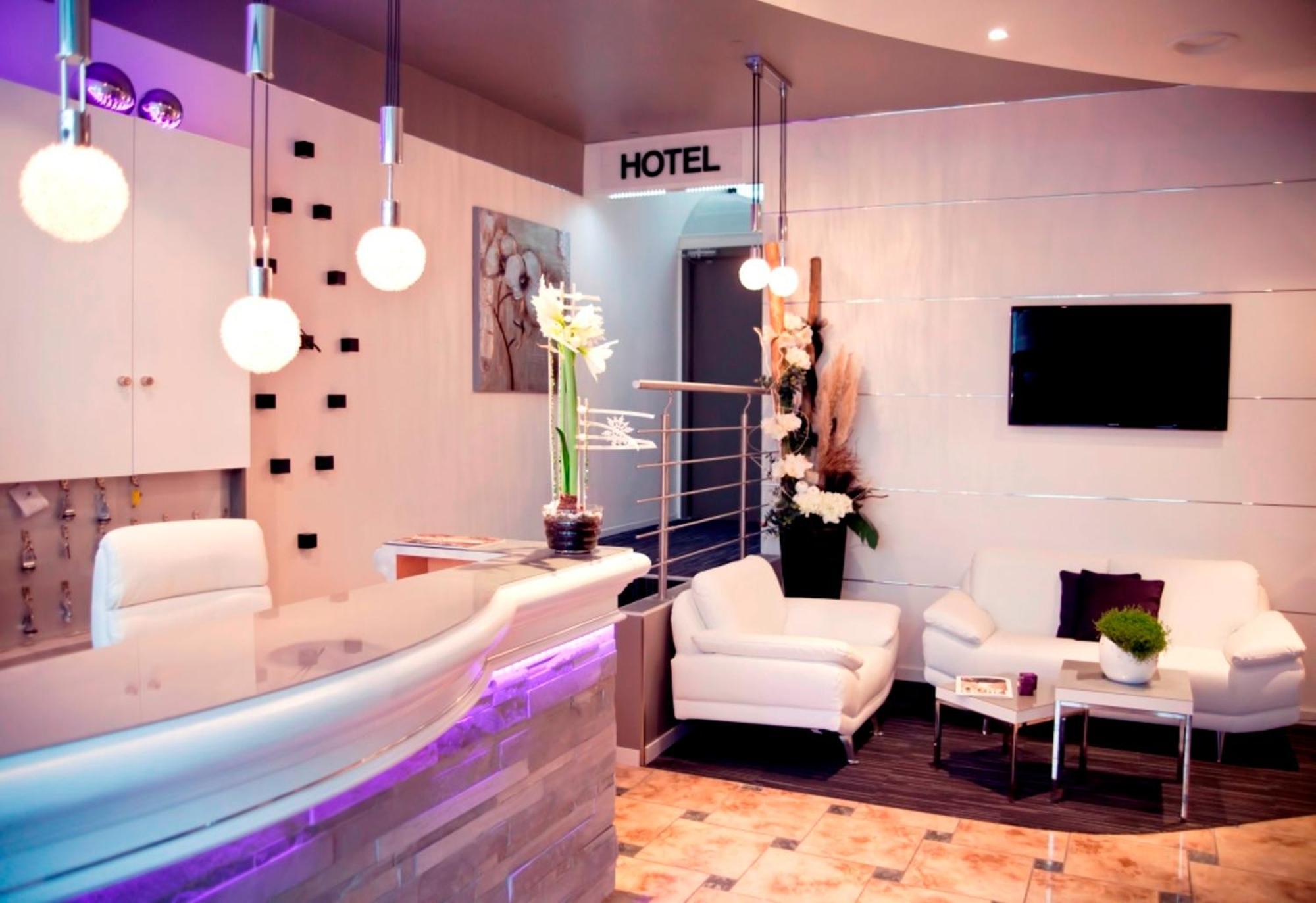 Dm Hotel Форбаш Экстерьер фото