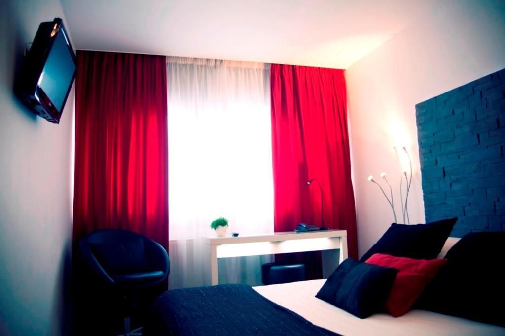 Dm Hotel Форбаш Номер фото